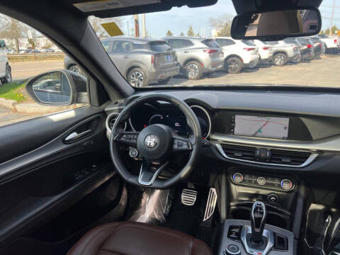 2024 Alfa Romeo Stelvio Ti