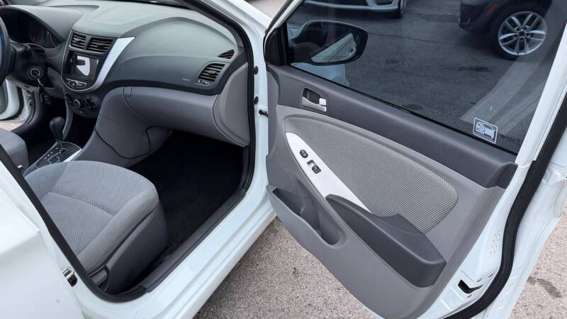 2014 Hyundai Accent GS