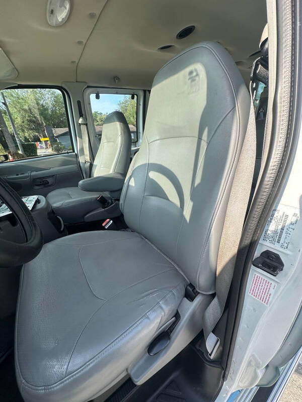 2003 Ford E-Series E-350 SD XL