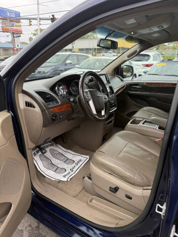 2015 Chrysler Town and Country Touring