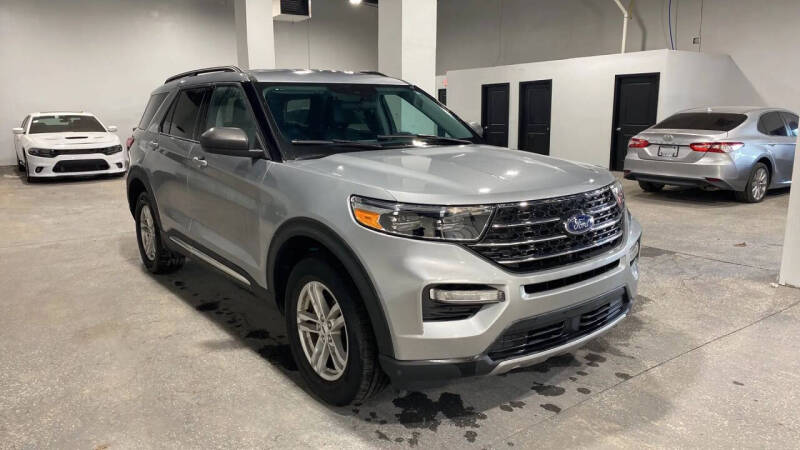 2023 Ford Explorer XLT's photo