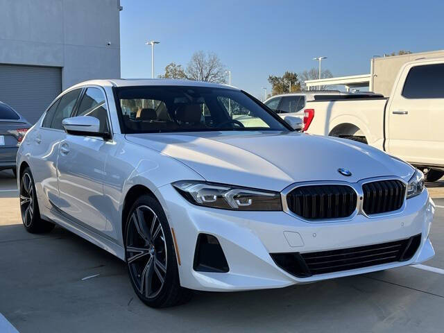 2024 BMW 3 Series 330i's photo