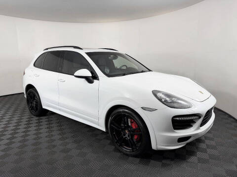 2013 Porsche Cayenne GTS