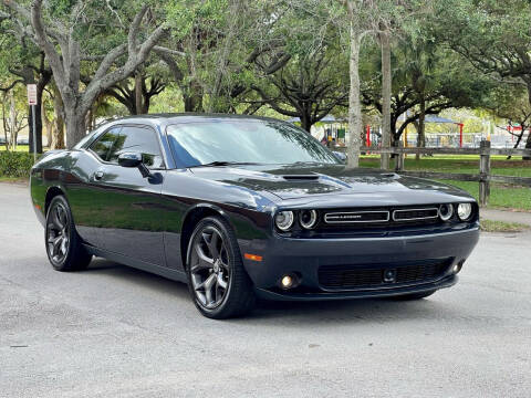 2018 Dodge Challenger SXT Plus
