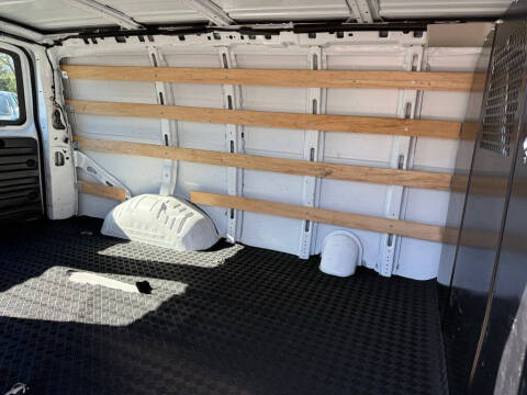 2023 GMC Savana 2500