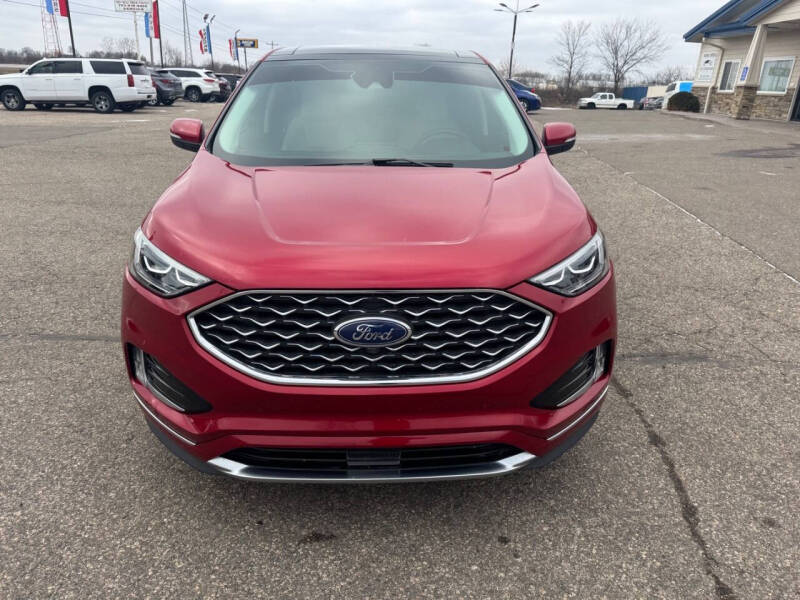 2022 Ford Edge Titanium photo 3