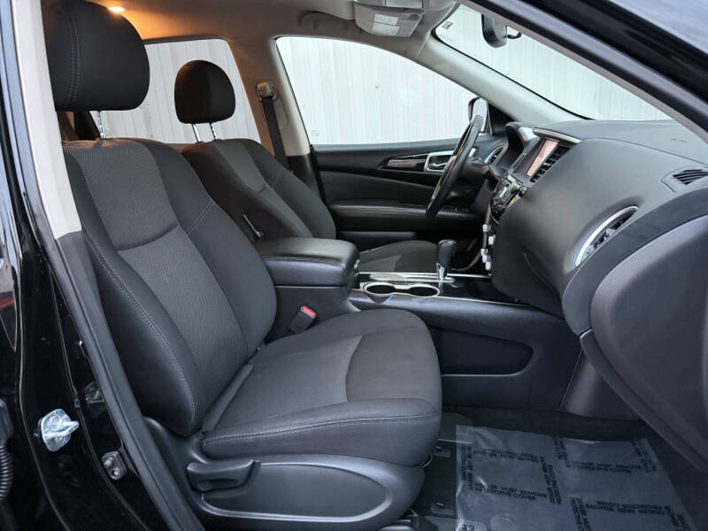 2018 Nissan Pathfinder SV