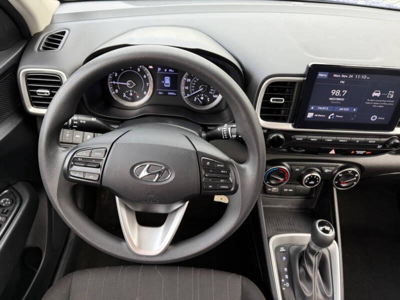 2022 Hyundai Venue SE