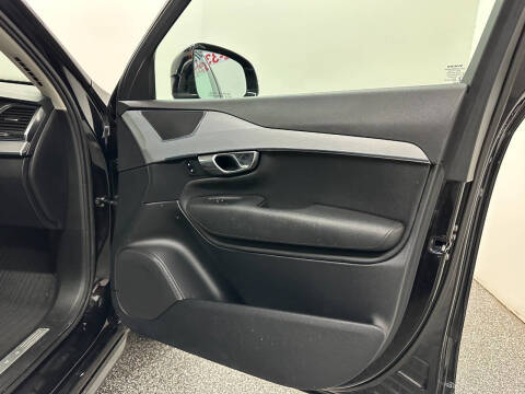 2016 Volvo XC90 T5 Momentum