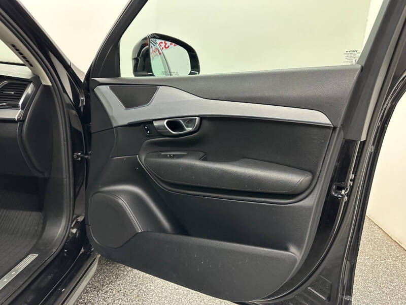 2016 Volvo XC90 T5 Momentum