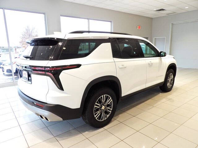 2025 Chevrolet Traverse LT