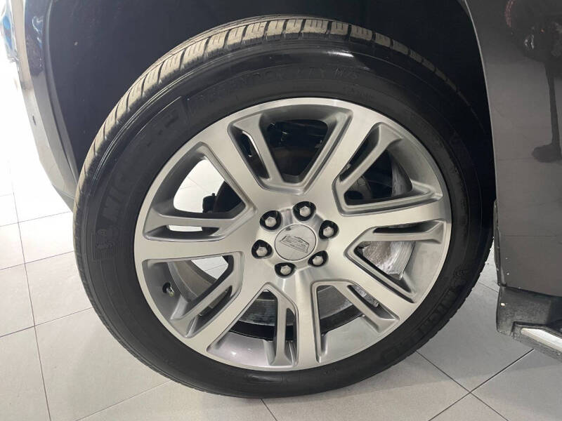 2017 Cadillac Escalade Luxury