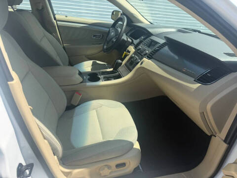 2019 Ford Taurus SEL