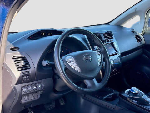 2016 Nissan LEAF SV