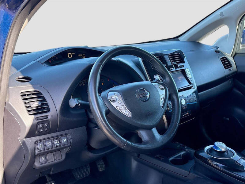 2016 Nissan LEAF SV