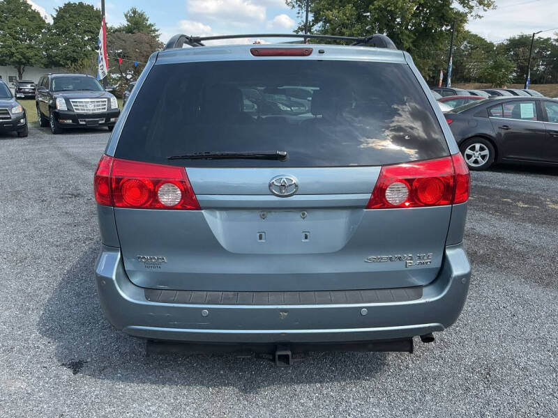 2010 Toyota Sienna XLE