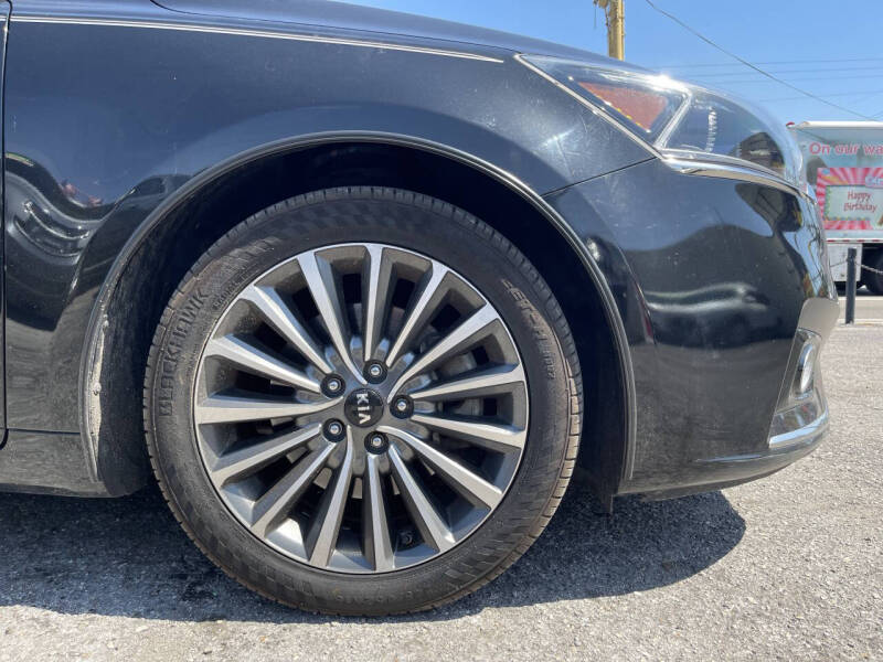 2017 Kia Cadenza Premium