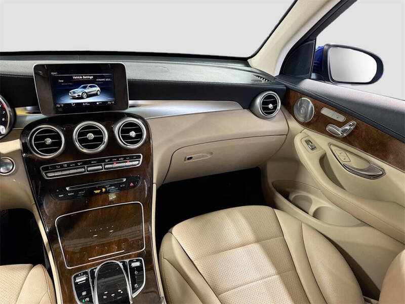 2017 Mercedes-Benz GLC GLC 300