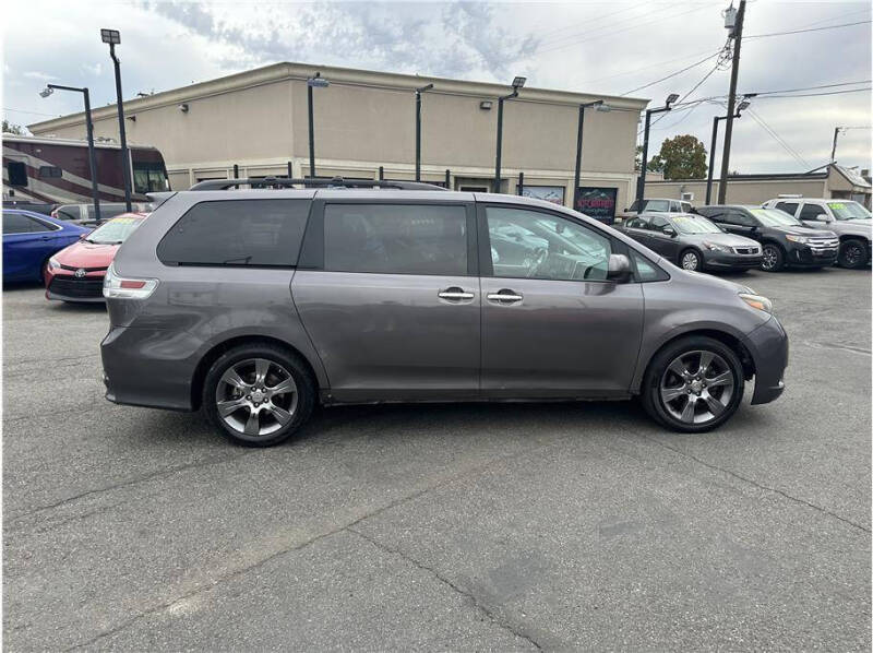 2015 Toyota Sienna