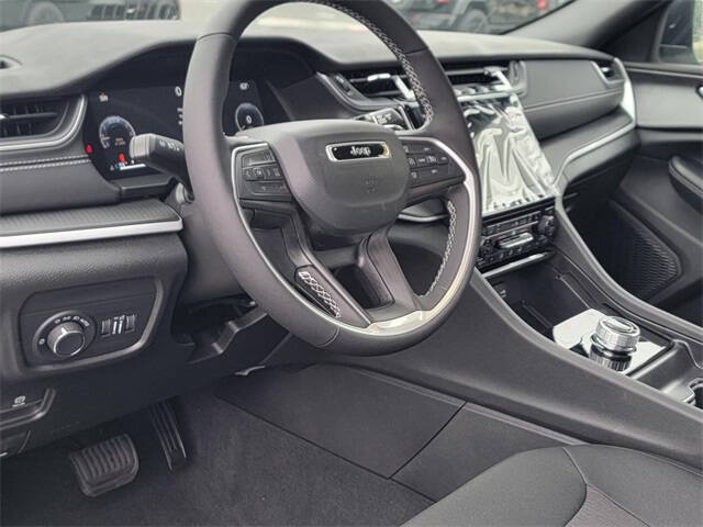 2025 Jeep Grand Cherokee Laredo X