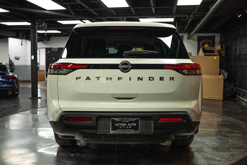 2024 Nissan Pathfinder S
