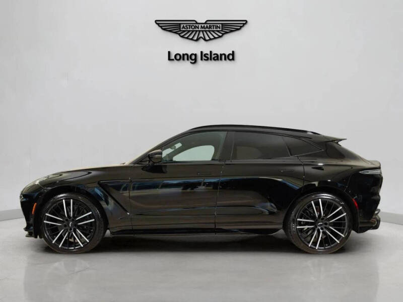 2025 Aston Martin DBX 707