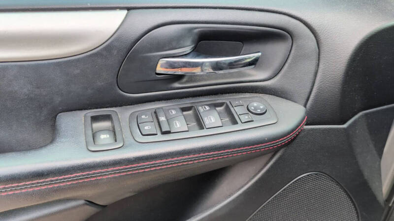 2016 Dodge Grand Caravan R/T