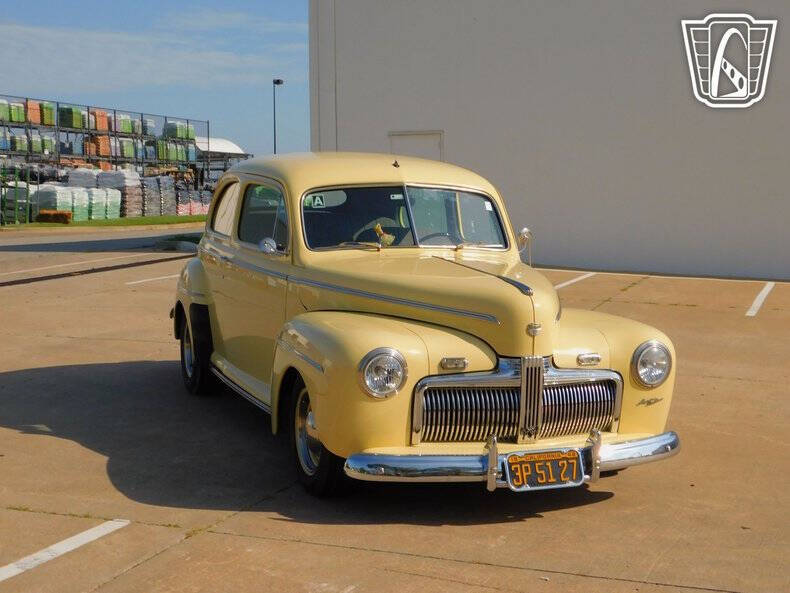 1942 Ford Super Deluxe
