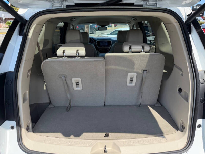 2023 GMC Acadia Denali