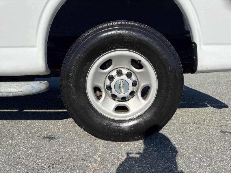 2023 Chevrolet Express 2500