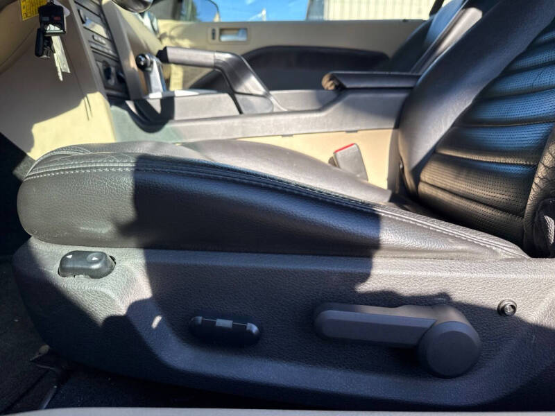 2007 Ford Mustang GT Deluxe