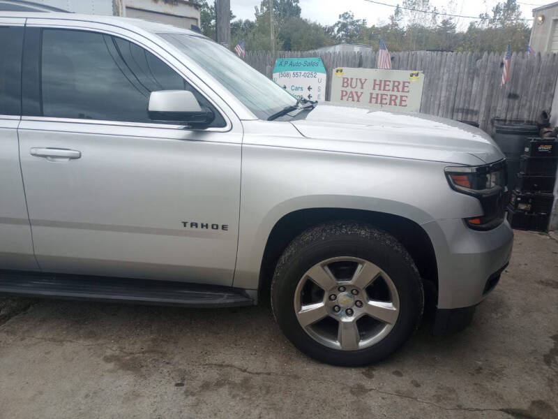 2015 Chevrolet Tahoe LS photo 2