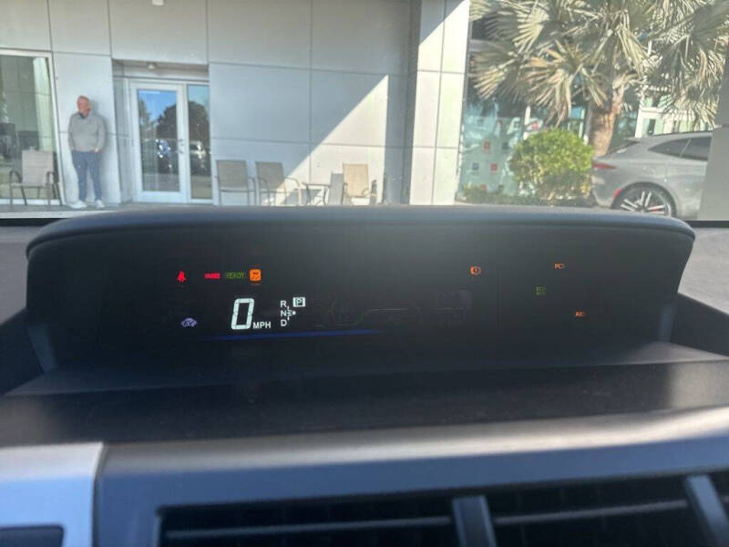 2013 Toyota Prius v Five