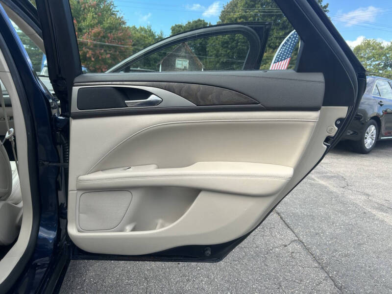 2017 Lincoln MKZ Select