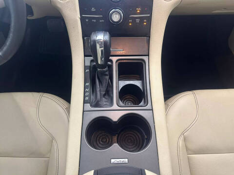 2018 Ford Taurus SEL