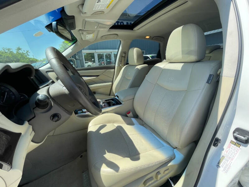 2012 INFINITI M 37 photo 10