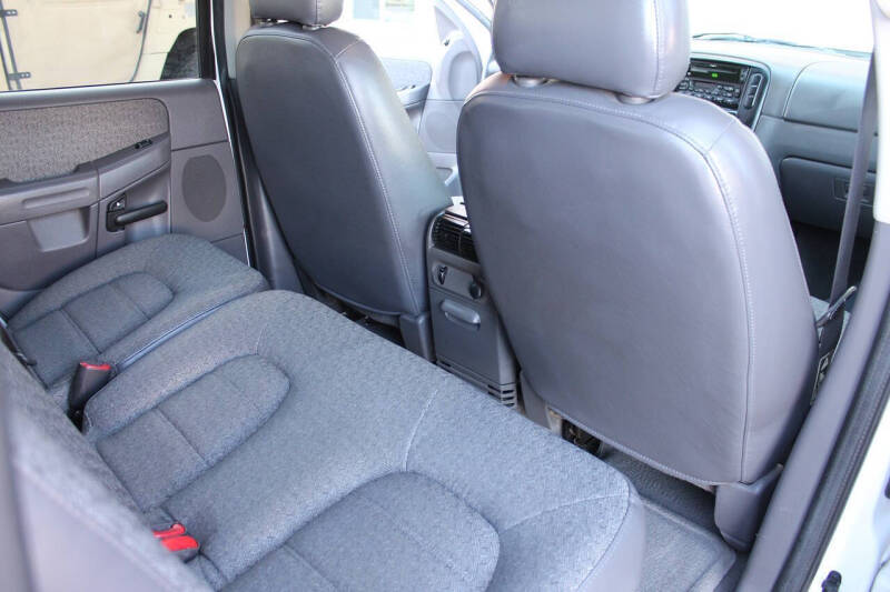 2003 Ford Explorer XLS