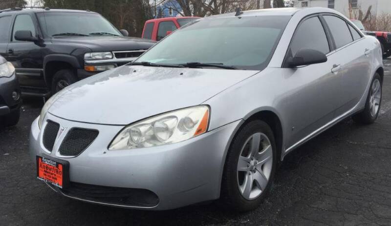 2009 Pontiac G6 for sale at Knowlton Motors, Inc. in Freeport IL