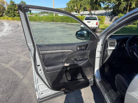 2019 Toyota Highlander SE