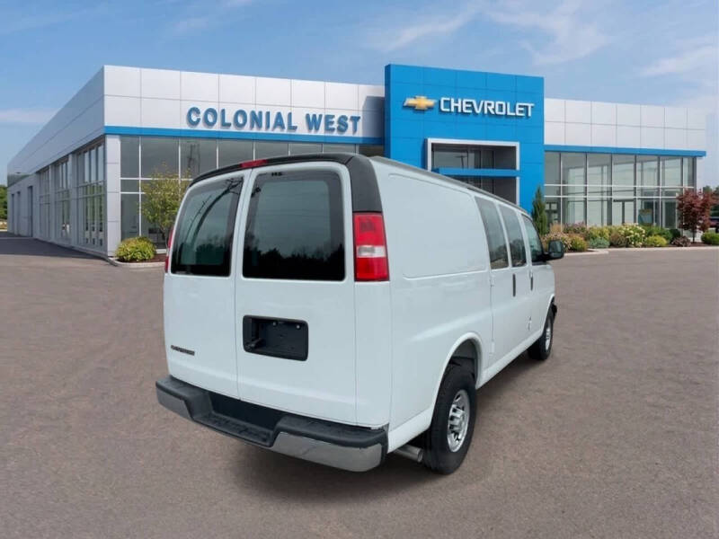 2025 Chevrolet Express 2500
