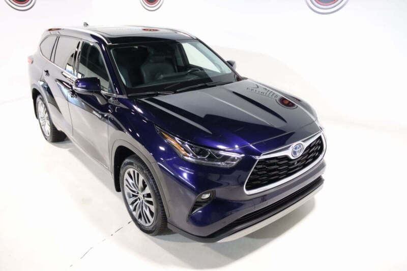 2021 Toyota Highlander Hybrid Platinum