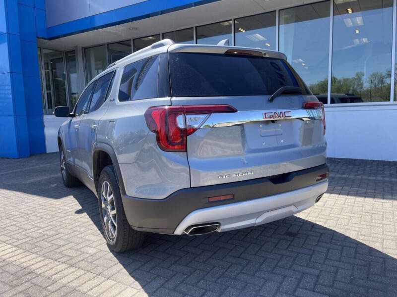 2023 GMC Acadia SLE