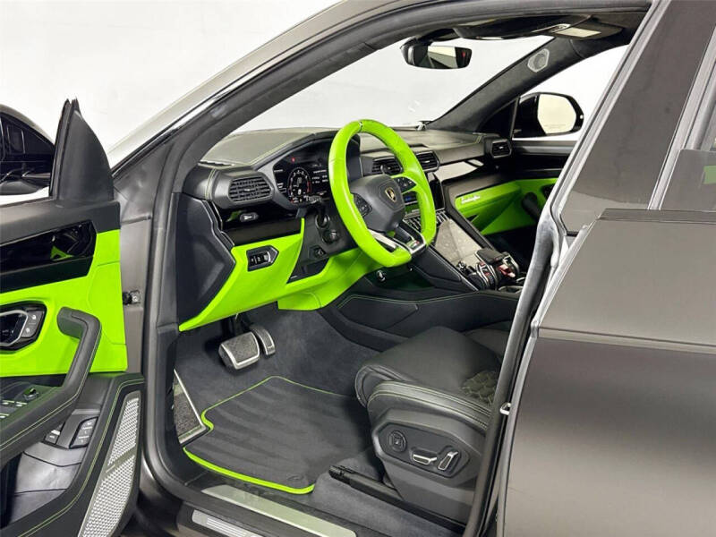 2022 Lamborghini Urus