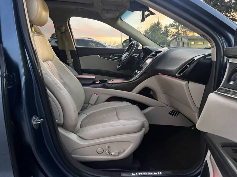 2019 Lincoln Nautilus Reserve