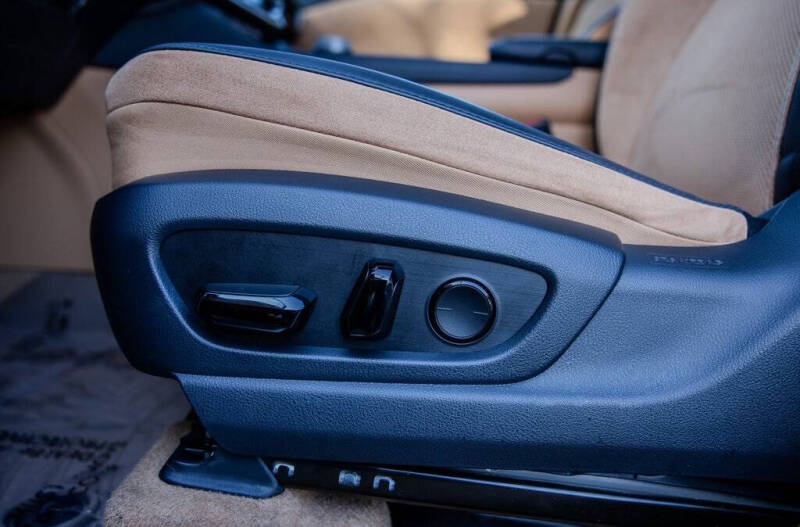 2023 Lexus RZ 450e Luxury