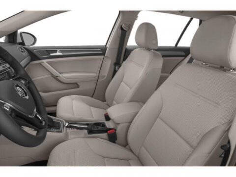 2018 Volkswagen Golf TSI SE