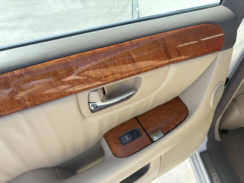 2005 Lexus LS 430