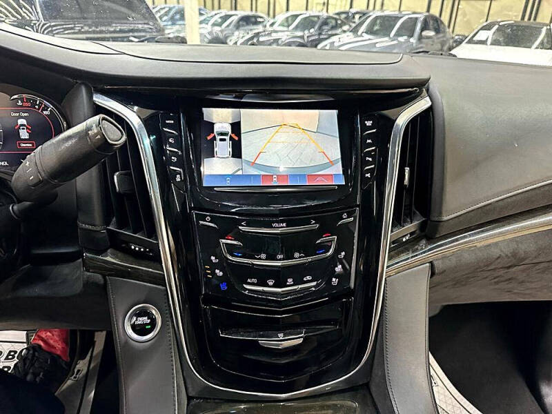2017 Cadillac Escalade Platinum