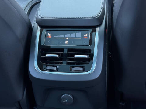 2023 Volvo XC90 Recharge T8 Ultimate Bright Theme 6P