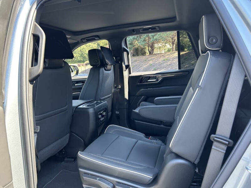 2025 GMC Yukon Elevation